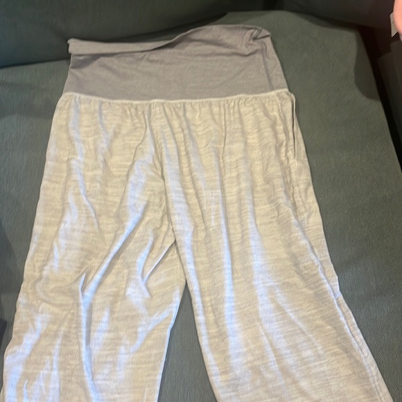 Lululemon maternity pants - Picture 1 of 3